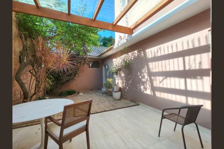 Casa à venda com 307m², 4 quartos e 2 vagasVista da Sala