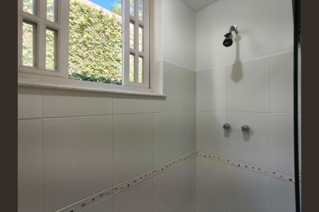 Casa à venda com 307m², 4 quartos e 2 vagasBanheiro Corredor