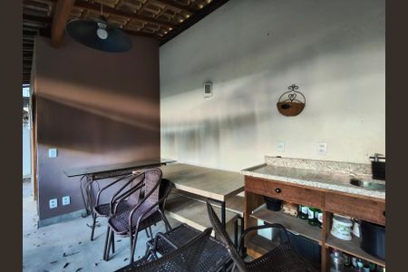 Casa à venda com 307m², 4 quartos e 2 vagasChurrasqueira