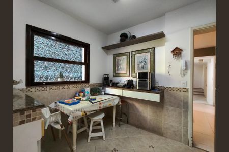 Casa à venda com 307m², 4 quartos e 2 vagasCozinha