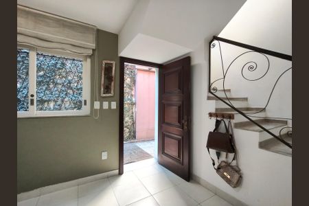 Casa à venda com 307m², 4 quartos e 2 vagasEntrada