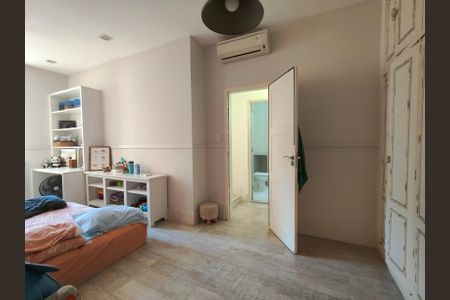 Casa à venda com 307m², 4 quartos e 2 vagasQuarto 3