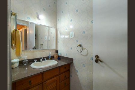 Apartamento à venda com 78m², 3 quartos e sem vagaBanheiro Corredor