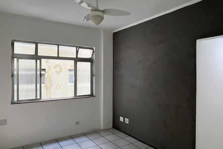 Sala de apartamento para alugar com 2 quartos, 70m² em Gonzaga, Santos