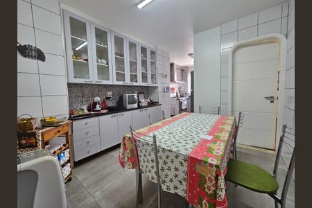 Apartamento à venda com 184m², 3 quartos e 4 vagasCozinha