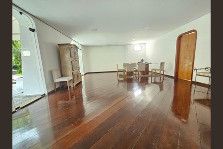 Apartamento à venda com 184m², 3 quartos e 4 vagasÁrea comum - Salão de festas