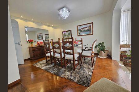 Apartamento à venda com 184m², 3 quartos e 4 vagasSala