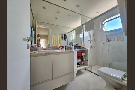 Apartamento à venda com 184m², 3 quartos e 4 vagasBanheiro da Suíte 3