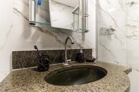 Apartamento para alugar com 90m², 2 quartos e sem vagaBanheiro 