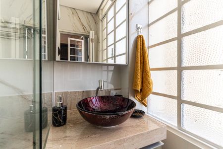 Apartamento para alugar com 90m², 2 quartos e sem vagaBanheiro da Suíte