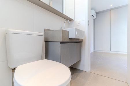 Studio para alugar com 46m², 1 quarto e 1 vaga Studio para alugar com 46m², 1 quarto e 1 vagaBanheiro