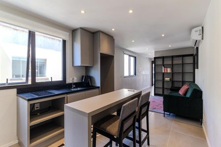 Sala e Cozinha de kitnet/studio para alugar com 1 quarto, 46m² em Santa Cecilia, São Paulo