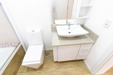 Casa de condomínio à venda com 248m², 3 quartos e 4 vagasBanheiro da Suíte 2