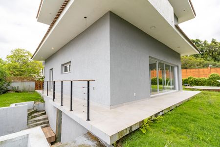 Casa de condomínio à venda com 248m², 3 quartos e 4 vagasQuintal