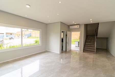 Casa de condomínio à venda com 248m², 3 quartos e 4 vagasSala