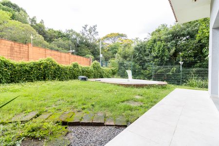 Casa de condomínio à venda com 248m², 3 quartos e 4 vagasQuintal