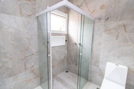 Casa de condomínio à venda com 248m², 3 quartos e 4 vagasBanheiro da Suíte 1