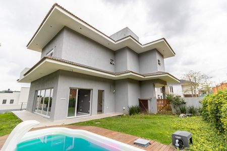 Casa de condomínio à venda com 248m², 3 quartos e 4 vagasQuintal