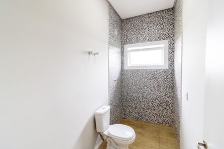 Casa de condomínio à venda com 248m², 3 quartos e 4 vagasBanheiro