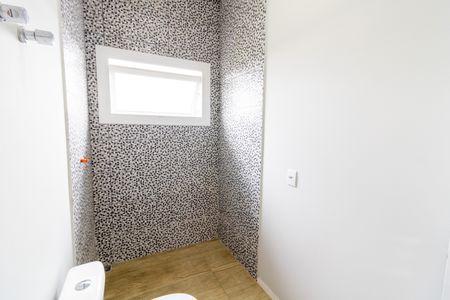 Casa de condomínio à venda com 248m², 3 quartos e 4 vagasBanheiro