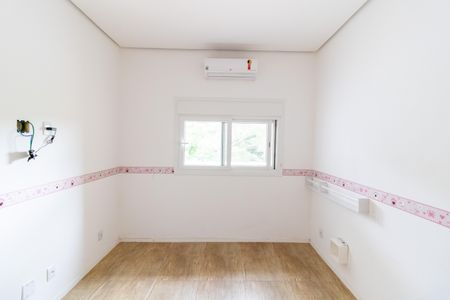 Casa de condomínio à venda com 248m², 3 quartos e 4 vagasQuarto