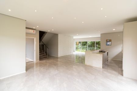 Casa de condomínio à venda com 248m², 3 quartos e 4 vagasSala