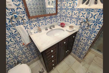 Apartamento à venda com 110m², 3 quartos e 1 vaga Apartamento à venda com 110m², 3 quartos e 1 vagaBanheiro Corredor