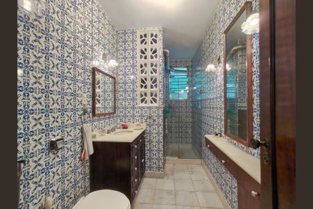 Apartamento à venda com 110m², 3 quartos e 1 vaga Apartamento à venda com 110m², 3 quartos e 1 vagaBanheiro Corredor