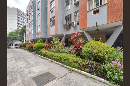 Apartamento à venda com 110m², 3 quartos e 1 vaga Apartamento à venda com 110m², 3 quartos e 1 vagaFachada e portaria