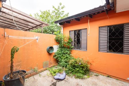 Casa à venda com 46m², 2 quartos e 2 vagas Casa à venda com 46m², 2 quartos e 2 vagasQuintal
