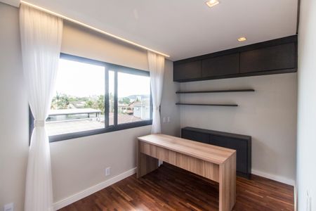 Casa de condomínio à venda com 542m², 6 quartos e 6 vagasEscritório