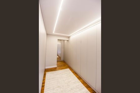 Casa de condomínio à venda com 542m², 6 quartos e 6 vagasCloset da suíte