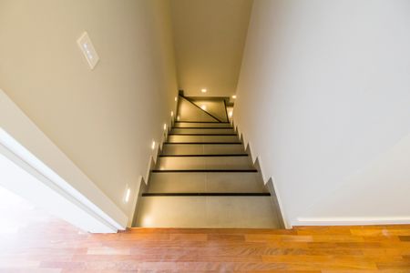 Casa de condomínio à venda com 542m², 6 quartos e 6 vagasEscada