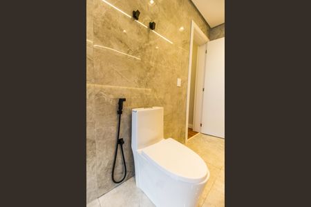 Casa de condomínio à venda com 542m², 6 quartos e 6 vagasBanheiro da Suíte