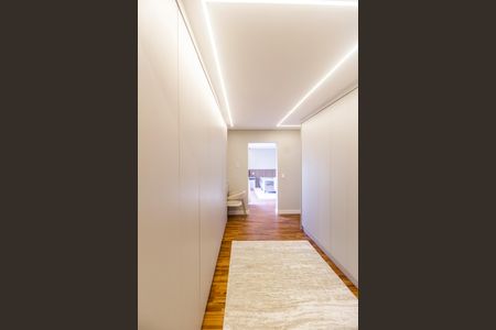 Casa de condomínio à venda com 542m², 6 quartos e 6 vagasCloset da suíte