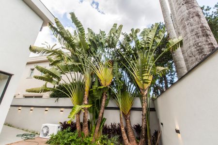 Casa de condomínio à venda com 542m², 6 quartos e 6 vagasQuintal