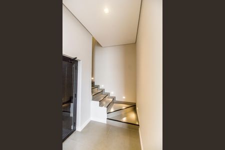 Casa de condomínio à venda com 542m², 6 quartos e 6 vagasEscada