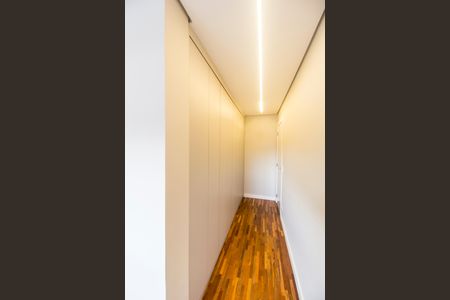 Casa de condomínio à venda com 542m², 6 quartos e 6 vagasCloset da suíte