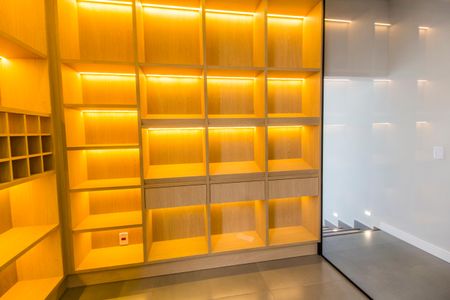 Casa de condomínio à venda com 542m², 6 quartos e 6 vagasAdega