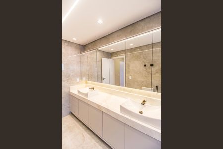 Casa de condomínio à venda com 542m², 6 quartos e 6 vagasBanheiro da Suíte