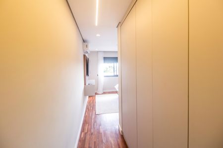 Casa de condomínio à venda com 542m², 6 quartos e 6 vagasCloset da suíte