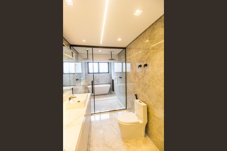 Casa de condomínio à venda com 542m², 6 quartos e 6 vagasBanheiro da Suíte