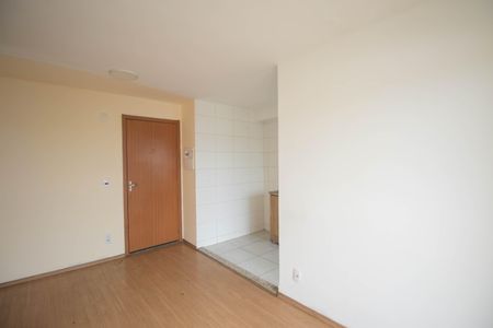 Sala de apartamento para alugar com 2 quartos, 48m² em Colubandê, São Gonçalo