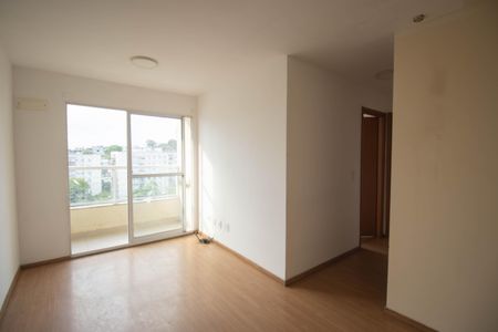 Sala de apartamento para alugar com 2 quartos, 48m² em Colubandê, São Gonçalo