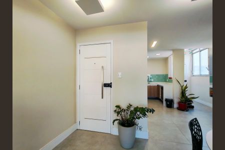 Entrada de apartamento para alugar com 3 quartos, 112m² em Grajaú, Rio de Janeiro