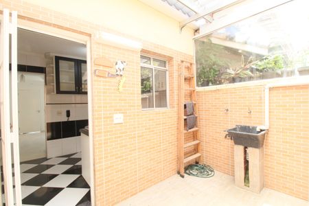 Casa de condomínio para alugar com 65m², 2 quartos e 1 vagaÁrea de Serviço