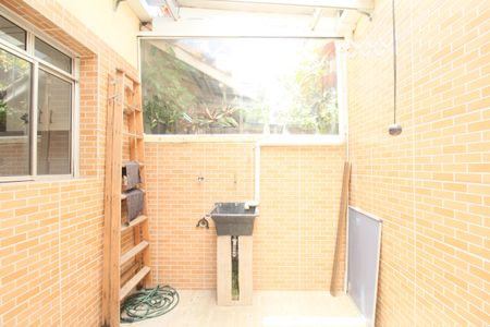 Casa de condomínio para alugar com 65m², 2 quartos e 1 vagaÁrea de Serviço