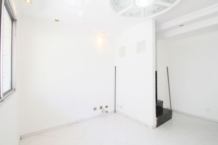 Sala de casa de condomínio para alugar com 2 quartos, 65m² em Campo Limpo, São Paulo