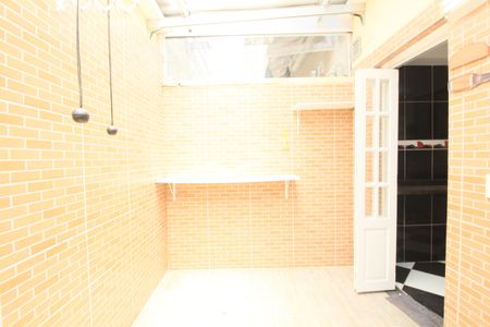 Casa de condomínio para alugar com 65m², 2 quartos e 1 vagaÁrea de Serviço