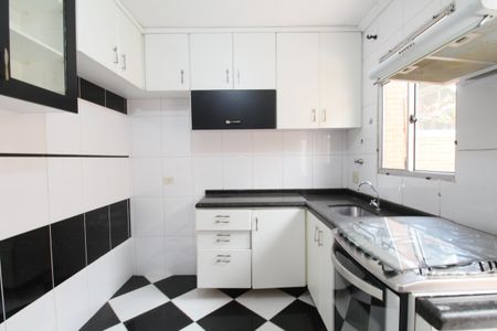 Casa de condomínio para alugar com 65m², 2 quartos e 1 vagaCozinha - Armários